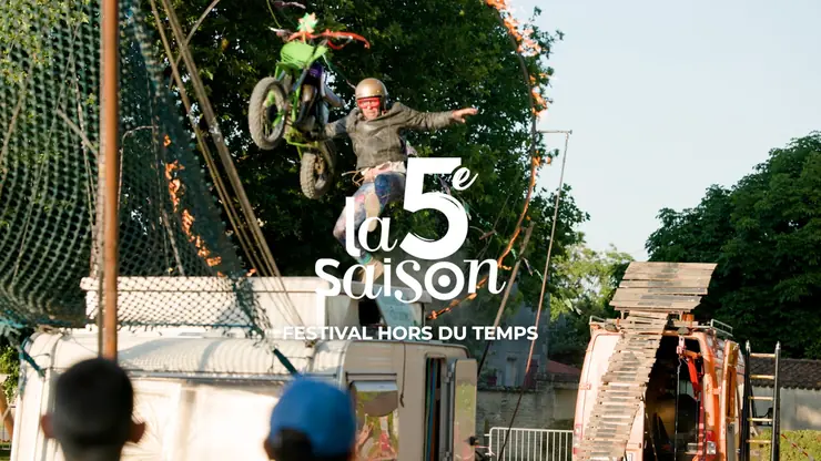 Vidéo événementielle du Festival La 5ème Saison organisé par Niort Agglo, spectacle estival en extérieur